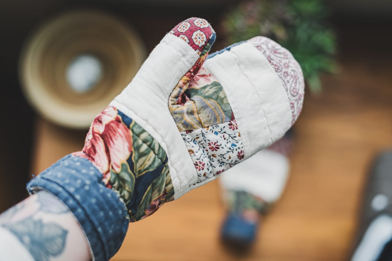 Upcycled Quilt Mittens with Elastic Wrist DIY